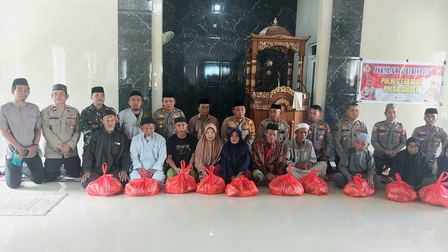 Kapolres Takalar Gelar Safari Jumat dan Jumat Curhat di Masjid Nurul Iman Dusun Kampung Beru