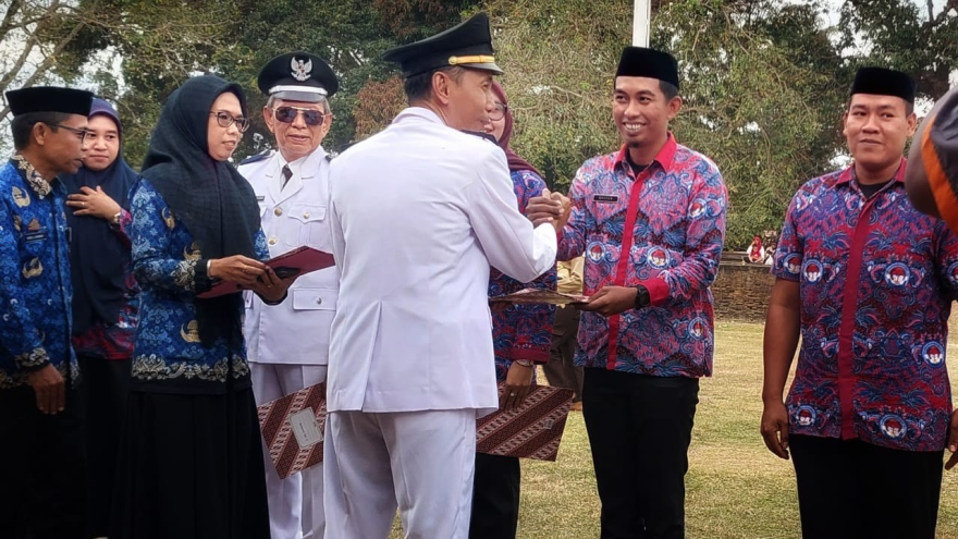 Pemdes Banyuanyara Raih Penghargaan Atas Pelunasan PBB Tahun 2025